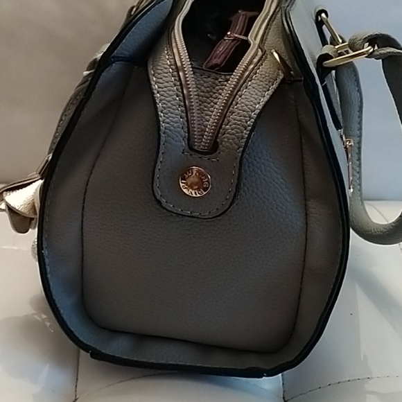 Faux leather hand bag - Picture 2 of 4